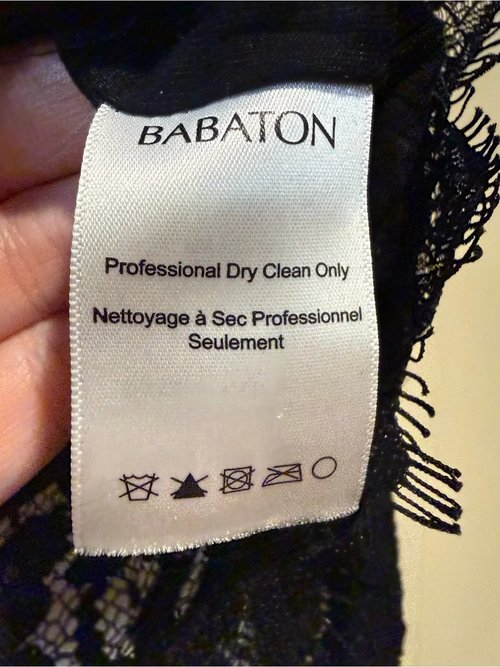 Aritzia reposhing this